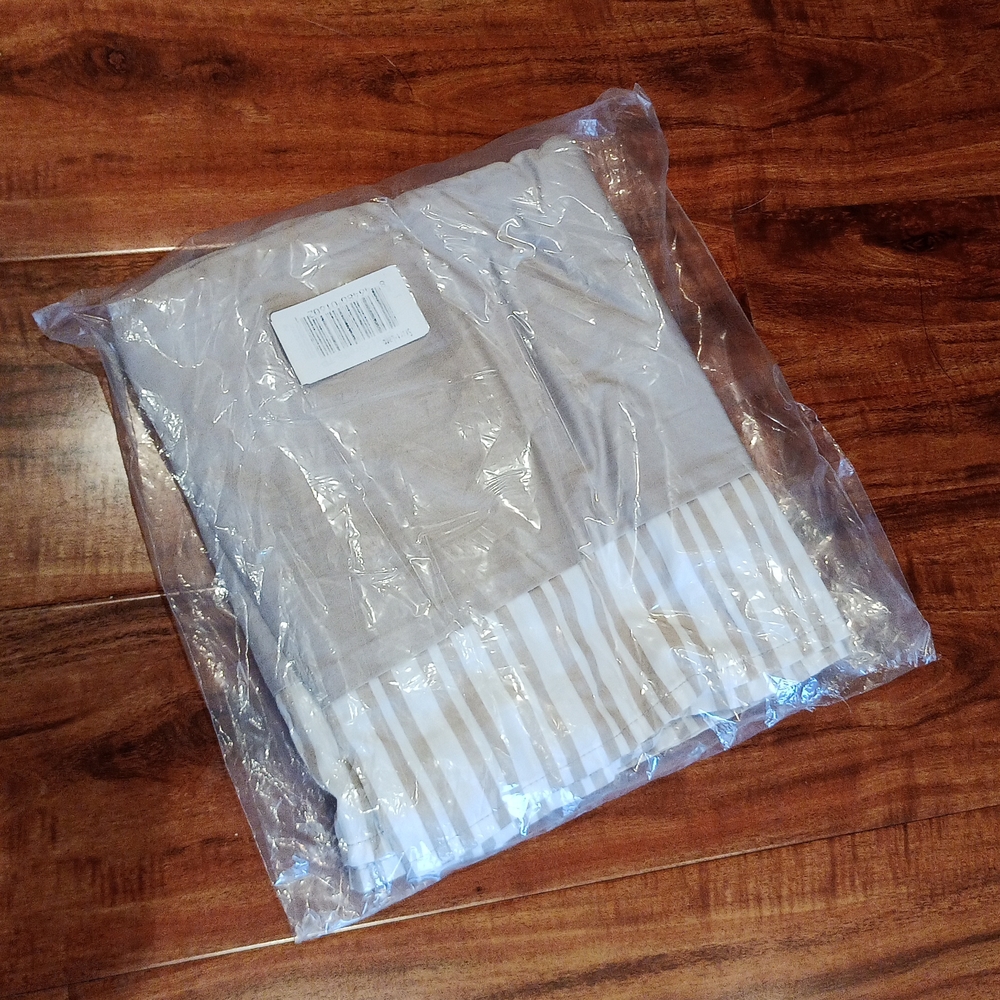 NWT Crib Skirt, Tan & White (Lamb)